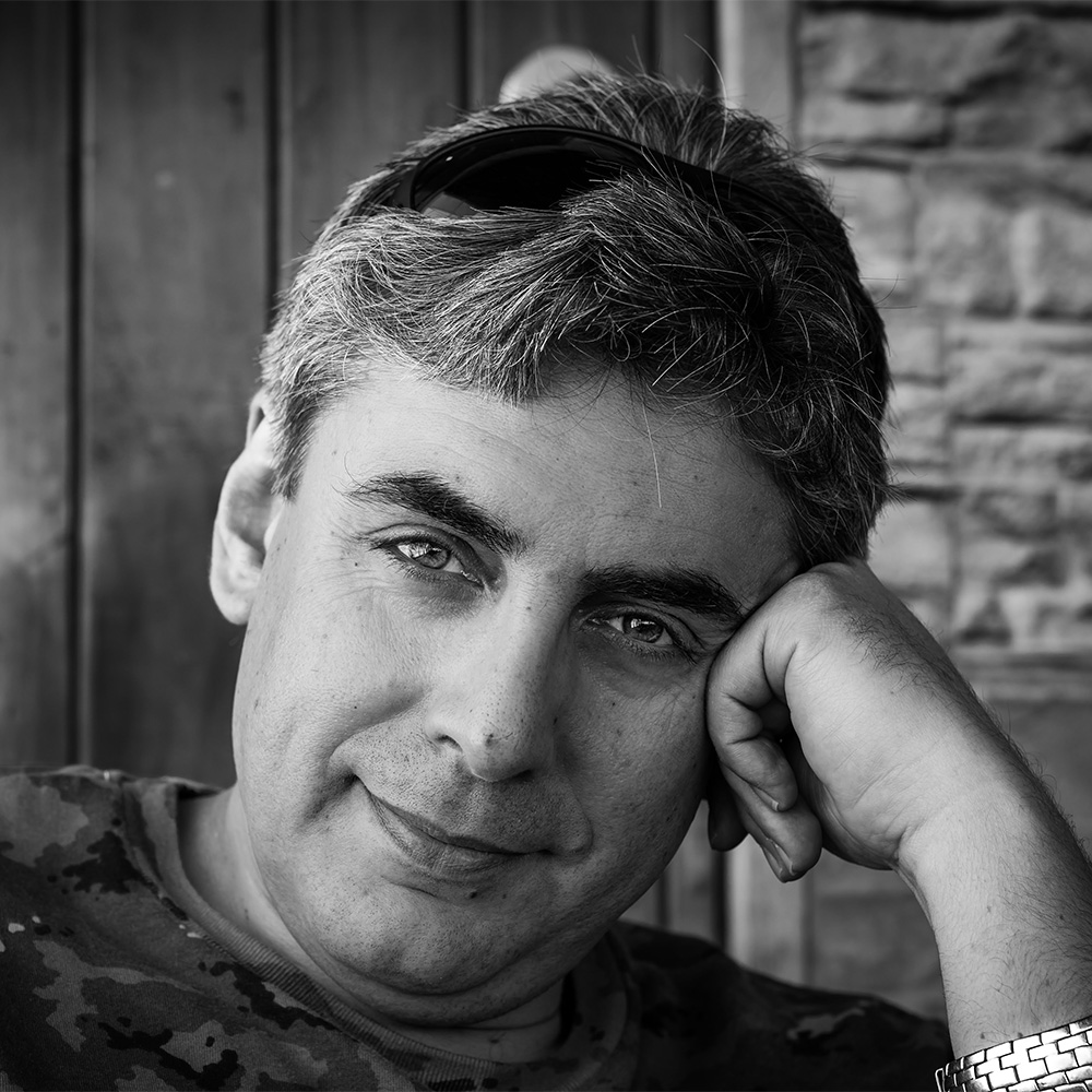 Portrait of Kamal Aljahed, creator of IslamicArtKJ